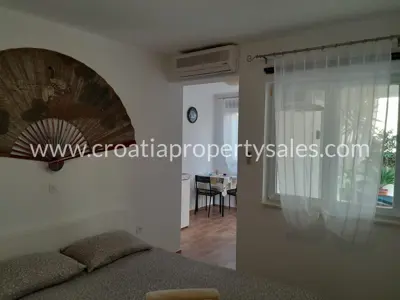 House 294 m², Otok Hvar - quiet location near the center - 7