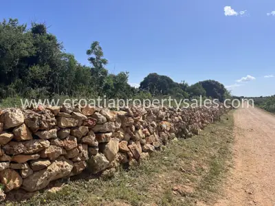 Land 7,300 m², island Hvar - proximity to the sea and privacy - 6