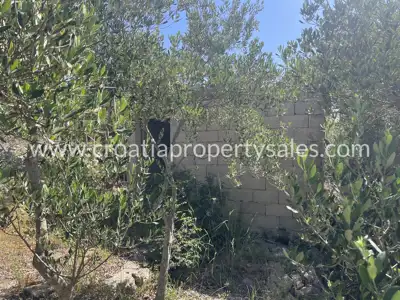 Land 7,300 m², island Hvar - proximity to the sea and privacy - 9