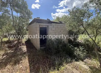 Land 7,300 m², island Hvar - proximity to the sea and privacy - 2