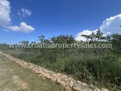 Land 7,300 m², island Hvar - proximity to the sea and privacy - 13