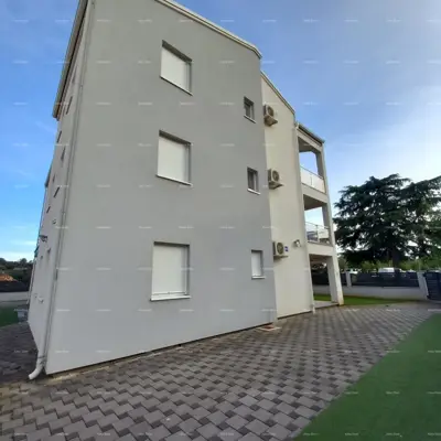 Stan 84 m², Fažana - 3 spavaće sobe i terasa