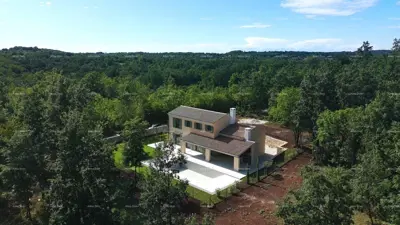 House 220 m², Lindar near Pazin, pool and sunbathing area - 5