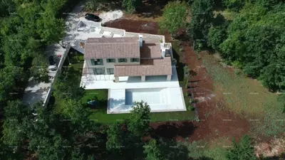 House 220 m², Lindar near Pazin, pool and sunbathing area - 8