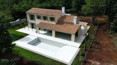 House 220 m², Lindar near Pazin, pool and sunbathing area - 4