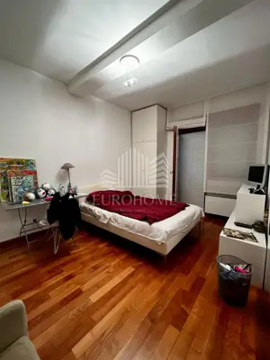 Villa 430 m², Pantovčak, Pool und Blick auf den Wald - 14