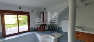 Villa 430 m², Pantovčak, Pool und Blick auf den Wald - 21