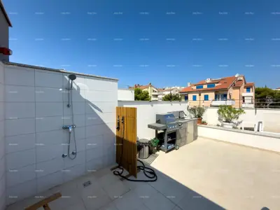Stan sa velikom krovnom terasom sa pogledom na more! - 2