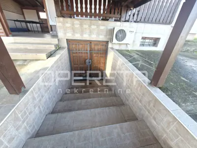 Haus 226 m², Kloštar Ivanić, Pool und Weinberg - 13