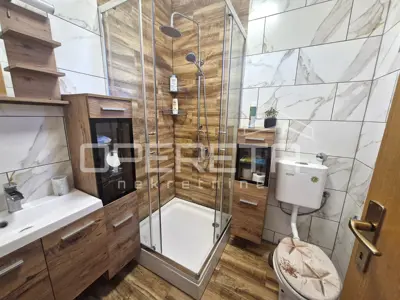 Haus 226 m², Kloštar Ivanić, Pool und Weinberg - 3