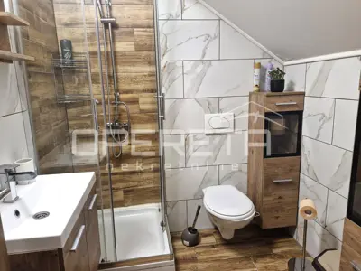 Haus 226 m², Kloštar Ivanić, Pool und Weinberg - 8