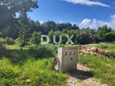 ISTRA, GROŽNJAN - Baugrundstück mit Projekt