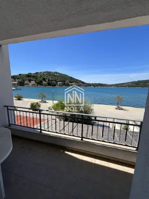Stan 54 m², Tisno - prvi red do mora - 8