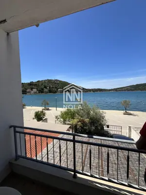 Stan 54 m², Tisno - prvi red do mora - 11