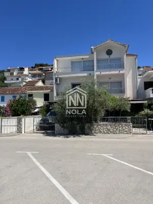 Stan 54 m², Tisno - prvi red do mora - 21