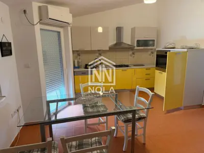 VODICE – namješten dvosoban stan, mirna lokacija