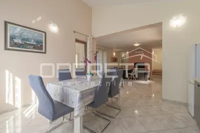 House 140 m², Tinjan - pool and summer kitchen - 4