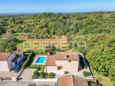 House 140 m², Tinjan - pool and summer kitchen