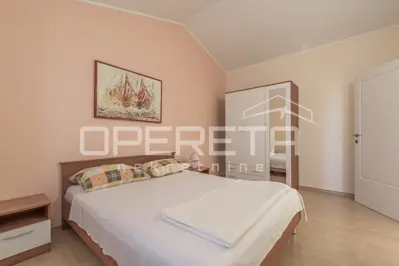 House 140 m², Tinjan - pool and summer kitchen - 14