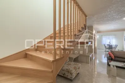House 140 m², Tinjan - pool and summer kitchen - 11