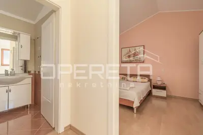House 140 m², Tinjan - pool and summer kitchen - 12
