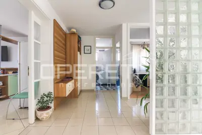 Stan 280 m², Blato - dvoetažni, 8 soba - 12