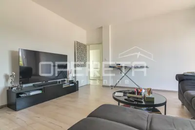 Stan 280 m², Blato - dvoetažni, 8 soba - 6