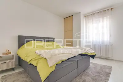 Stan 280 m², Blato - dvoetažni, 8 soba - 14