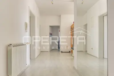 Stan 280 m², Blato - dvoetažni, 8 soba - 19