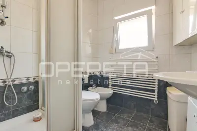 Stan 280 m², Blato - dvoetažni, 8 soba - 21