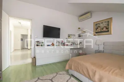 Stan 280 m², Blato - dvoetažni, 8 soba - 9