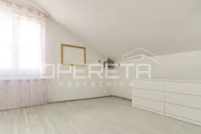 Stan 280 m², Blato - dvoetažni, 8 soba - 15