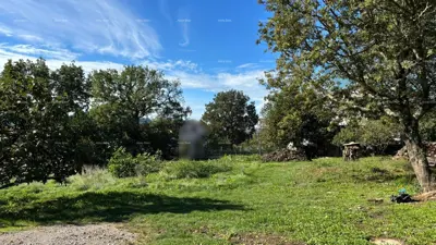 Buzet. Gradjevinsko zemljište, 980 m². Naseljeni dio mjesta.