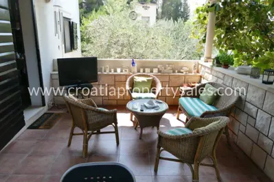 House 195 m², island Brač - first row to the sea and pool - 8