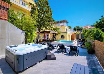 Villa 676 m², Cavtat, sea view and center - 2