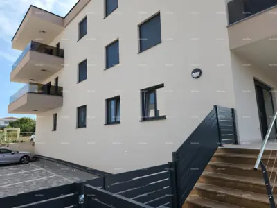 Stan 105 m², Banjole, luksuzna novogradnja s bazenom