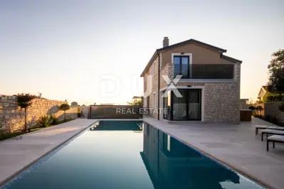 Istra, Nova Vas, Luksuzna dvojna vila, 146.42 m², bazen, terasa