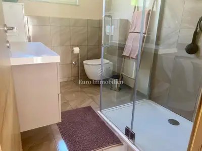 Samstojeća kuća s dva stana blizu mora - 10