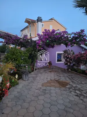 Kuća 337 m², Vodice - 7 apartmana i 7 parkirnih mjesta - 3