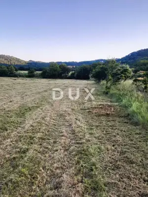 Landwirtschaftsland, Labin - an der asphaltierten Straße und Wasser am Grundstück - 4