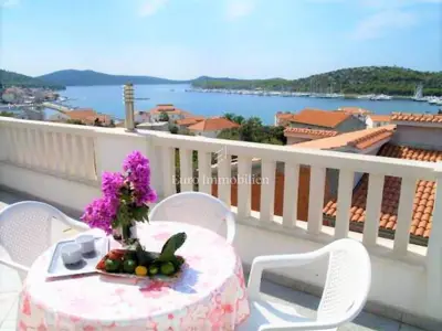 Apartmanska kuća 287 m², Rogoznica - pogled na more