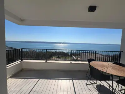 Apartman 60 m², Maslenica - otvoren pogled na more