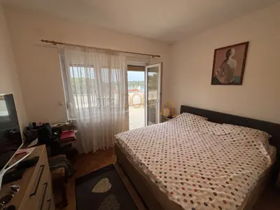 Stan 100 m², Vinkuran - terasa 39 m² i pogled na more - 7
