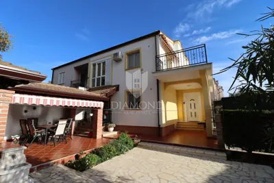 Semi-detached house 105 m², Poreč surroundings, sea view - 2
