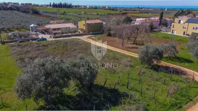 Building plot 1,147 m², Novigrad - project and permit - 2