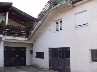 House with three apartments, Umag - 17