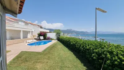 Zu verkaufen K. Štafilić ein Haus mit Pool neben dem Strand - 4