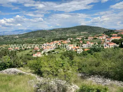 Grundstück, Brač, 2 340 m², 200 000 €