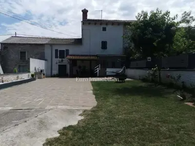 House 90 m², Valtura - landscaped yard and utility buildings