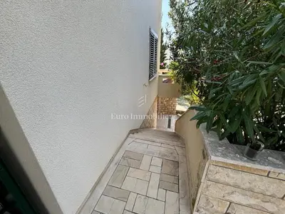 Kuća 97 m², Novalja - pogled na more i dvorište - 5
